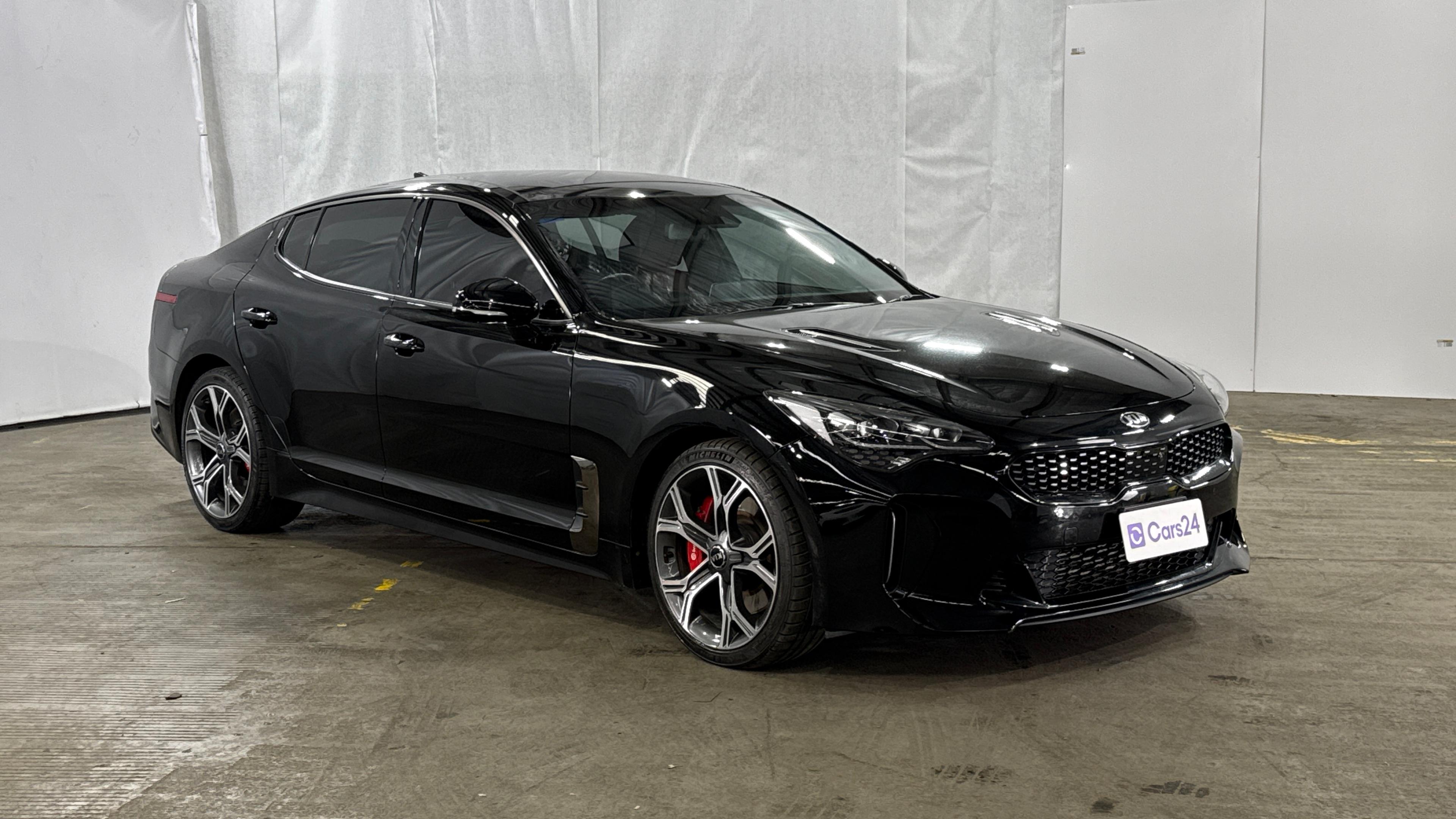 Kia Stinger image