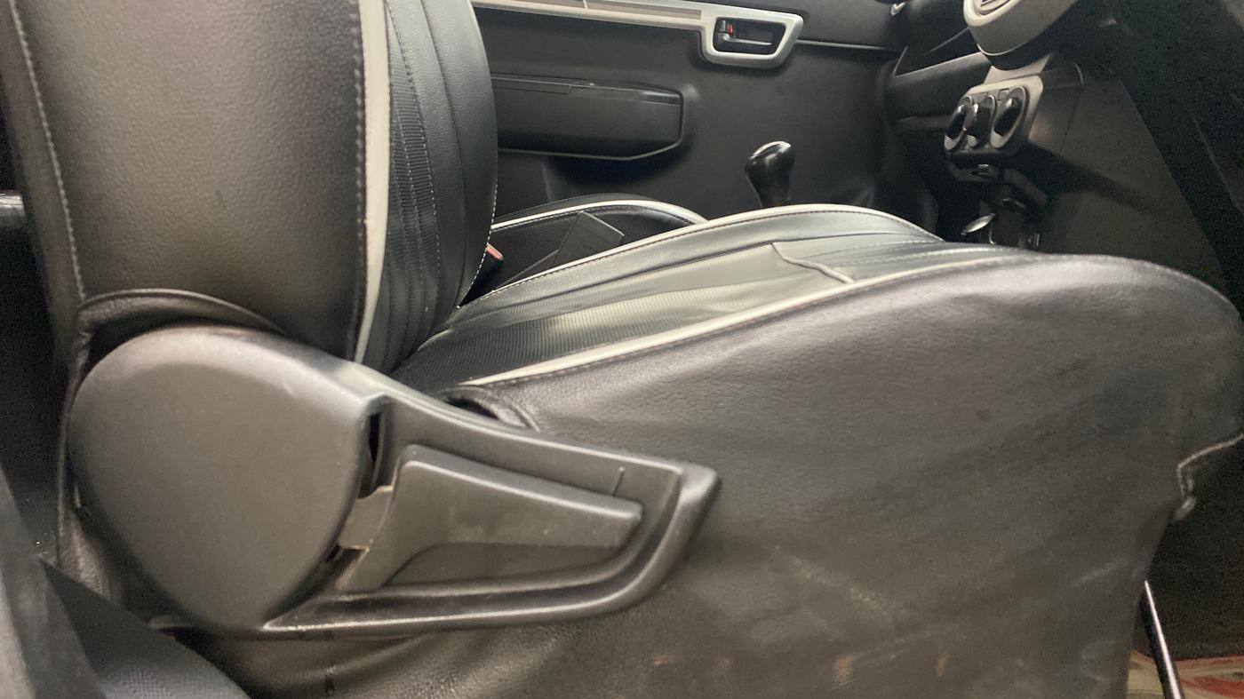 2019 Maruti S PRESSO VXI+, Petrol, Manual, 1,34,696 km, Driver Side Adjustment Panel