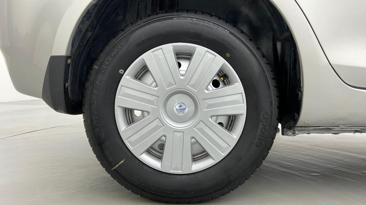 2014 Maruti Swift Dzire LDI, Diesel, Manual, 1,19,293 km, Right Rear Wheel