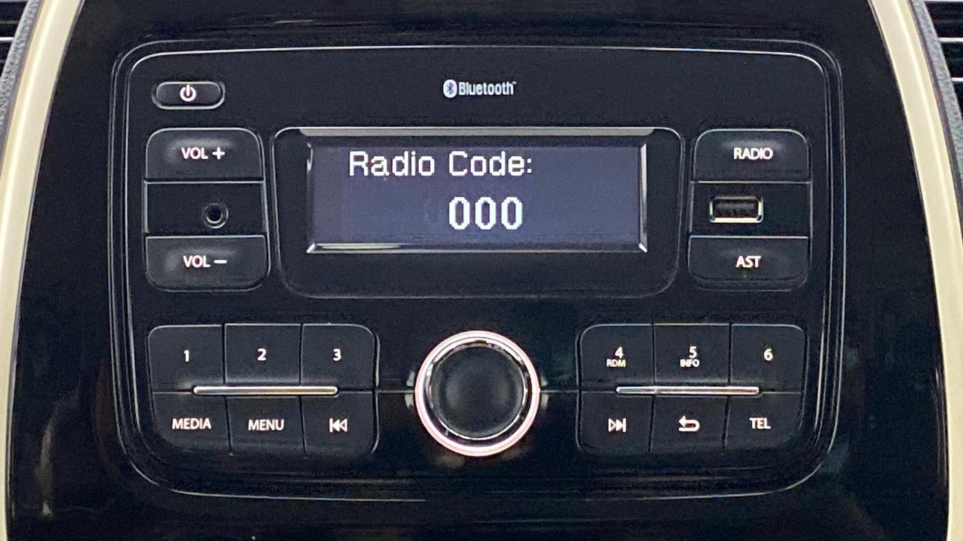 2018 Renault Captur RXE diesel (MT), Diesel, Manual, 40,592 km, Infotainment System
