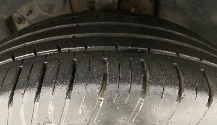 2018 Renault Captur RXE diesel (MT), Diesel, Manual, 40,592 km, Left Front Tyre Tread