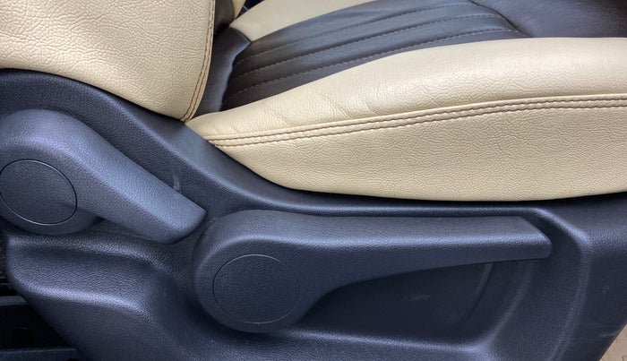 2018 Renault Captur RXE diesel (MT), Diesel, Manual, 40,592 km, Driver Side Adjustment Panel