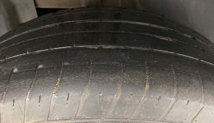 2018 Renault Captur RXE diesel (MT), Diesel, Manual, 40,592 km, Right Rear Tyre Tread