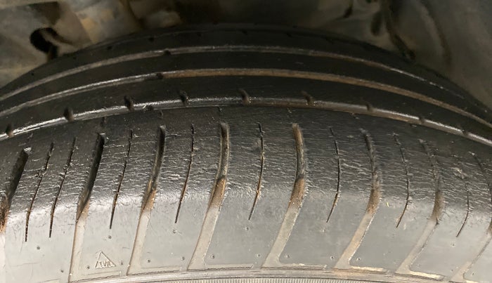 2018 Renault Captur RXE diesel (MT), Diesel, Manual, 40,592 km, Right Front Tyre Tread