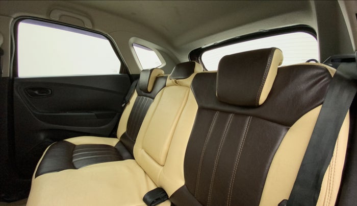 2018 Renault Captur RXE diesel (MT), Diesel, Manual, 40,592 km, Right Side Rear Door Cabin