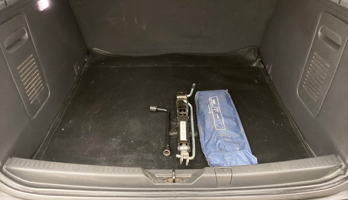 2018 Renault Captur RXE diesel (MT), Diesel, Manual, 40,592 km, Boot Inside