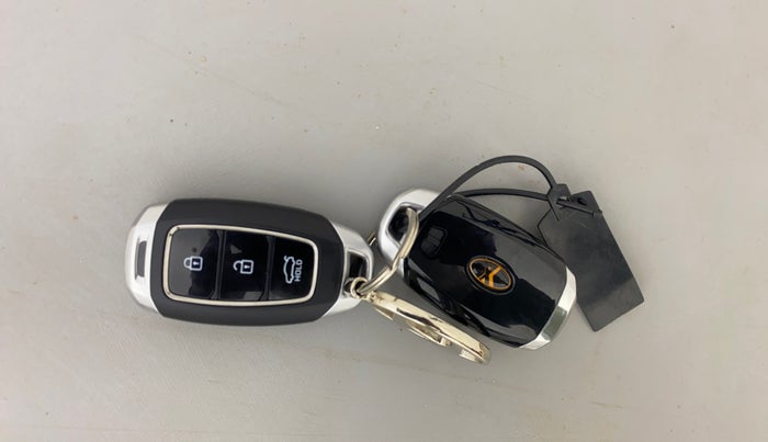 2018 Hyundai Verna 1.6 VTVT SX (O) AT, Petrol, Automatic, 35,556 km, Key Close Up