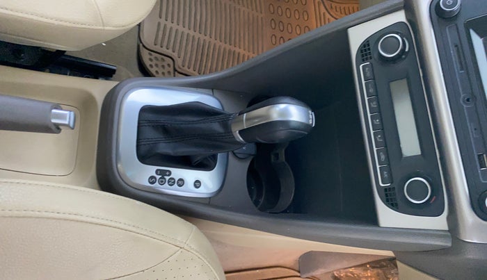 2017 Volkswagen Vento 1.2 TSI HIGHLINE PLUS AT, Petrol, Automatic, 57,727 km, Gear Lever