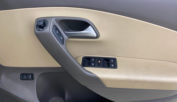 2017 Volkswagen Vento 1.2 TSI HIGHLINE PLUS AT, Petrol, Automatic, 57,727 km, Driver Side Door Panels Control