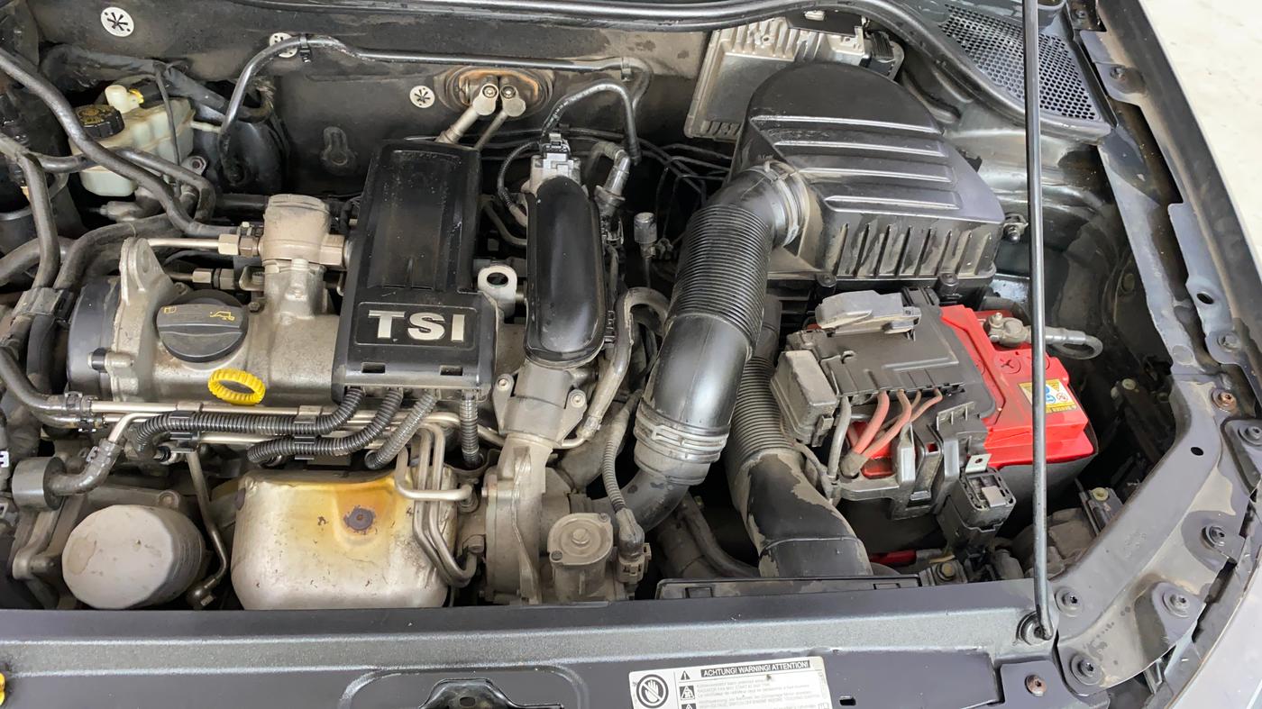 2017 Volkswagen Vento 1.2 TSI HIGHLINE PLUS AT, Petrol, Automatic, 57,573 km, Engine View - Left