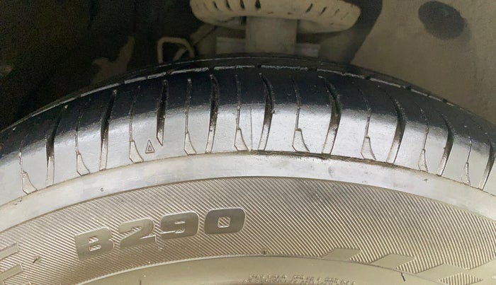 2017 Volkswagen Vento 1.2 TSI HIGHLINE PLUS AT, Petrol, Automatic, 57,727 km, Right Front Tyre Tread