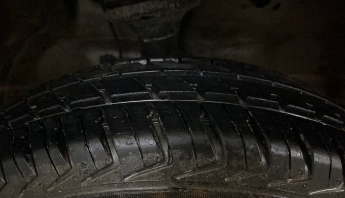 2015 Maruti Wagon R 1.0 LXI, Petrol, Manual, 40,726 km, Right Front Tyre Tread