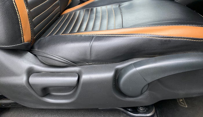 2019 Honda WR-V 1.5 i-DTEC VX MT, Diesel, Manual, 70,650 km, Driver Side Adjustment Panel