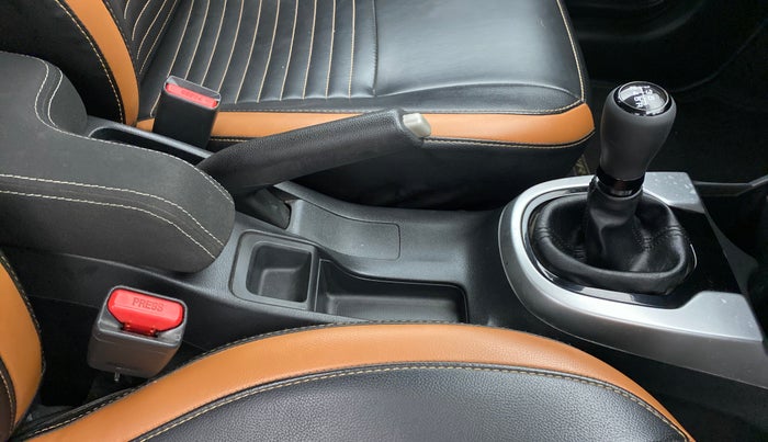 2019 Honda WR-V 1.5 i-DTEC VX MT, Diesel, Manual, 70,650 km, Gear Lever