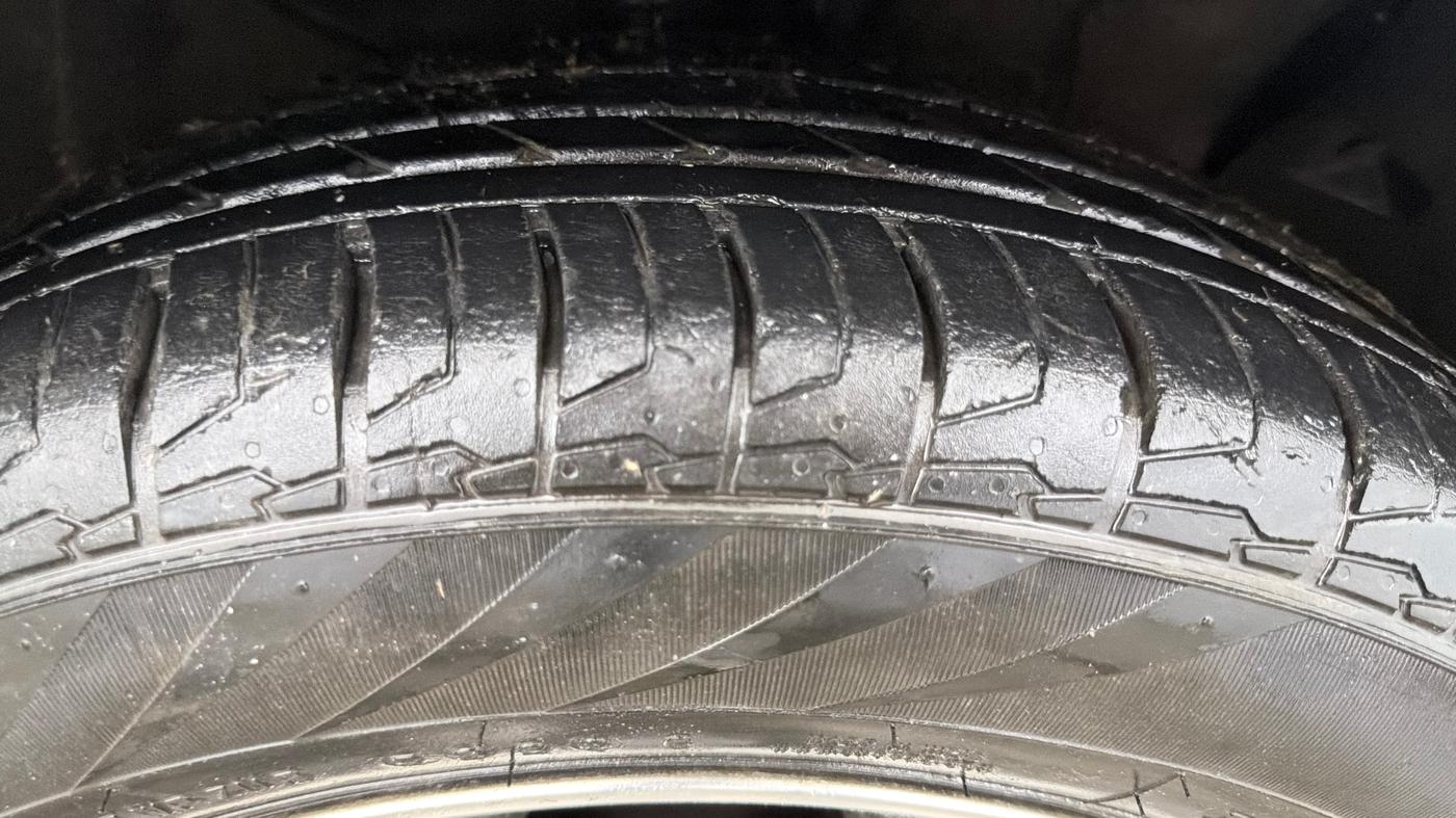 2017 Hyundai Creta SX PLUS AT 1.6 PETROL, Petrol, Automatic, 70,067 km, Right Front Tyre Tread