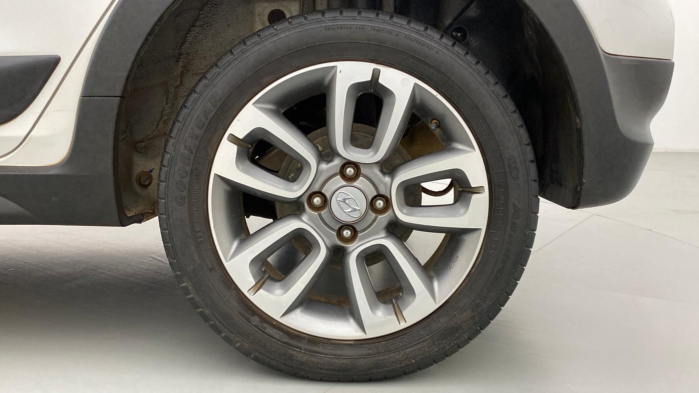 2017 Hyundai i20 Active 1.2 S, Petrol, Manual, 43,470 km, Left Rear Wheel