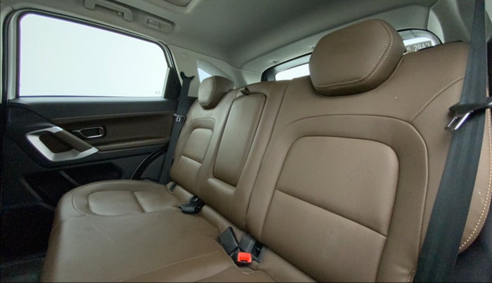 2022 Tata Harrier XZ SUNROOF 2.0L, Diesel, Manual, 22,990 km, Right Side Rear Door Cabin