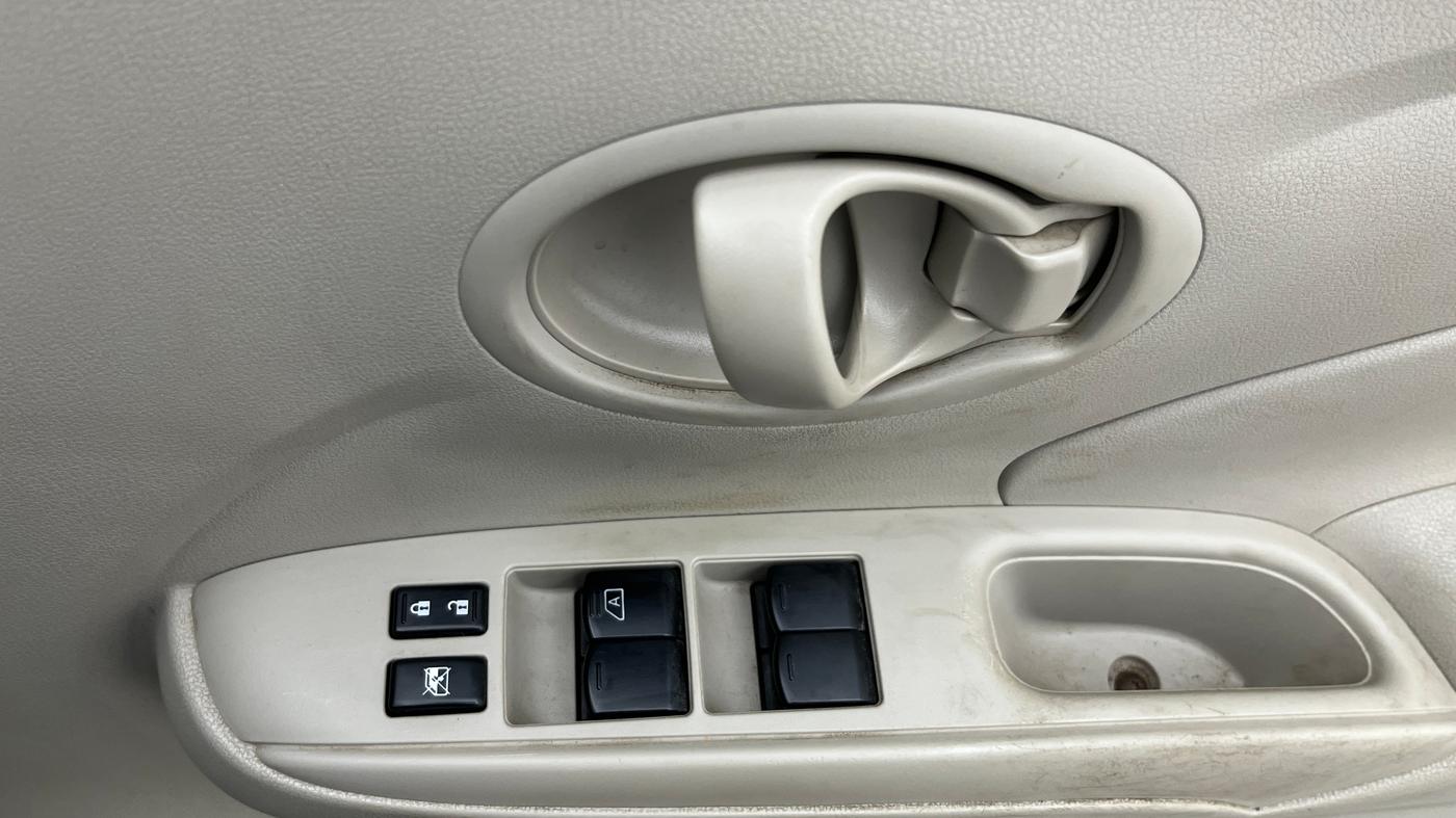 2013 Nissan Sunny XL, Petrol, Manual, 76,972 km, Driver Side Door Panels Control