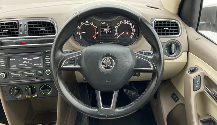 2016 Skoda Rapid AMBITION 1.6 MPI MT, Petrol, Manual, 39,365 km, Steering Wheel Close Up