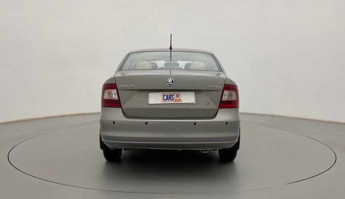 2016 Skoda Rapid AMBITION 1.6 MPI MT, Petrol, Manual, 39,365 km, Back/Rear