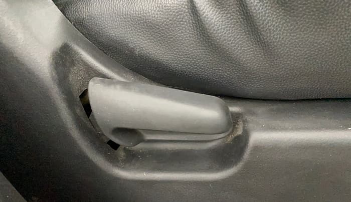 2015 Maruti Wagon R 1.0 LXI, Petrol, Manual, 63,611 km, Driver Side Adjustment Panel