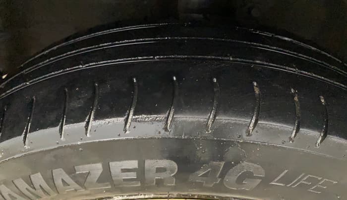2015 Maruti Wagon R 1.0 LXI, Petrol, Manual, 63,611 km, Left Front Tyre Tread