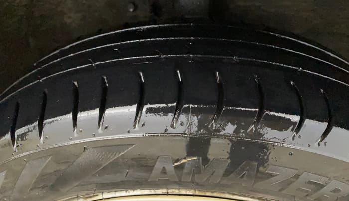 2015 Maruti Wagon R 1.0 LXI, Petrol, Manual, 63,611 km, Right Front Tyre Tread