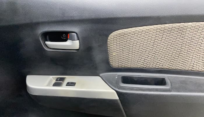2015 Maruti Wagon R 1.0 LXI, Petrol, Manual, 63,611 km, Driver Side Door Panels Control