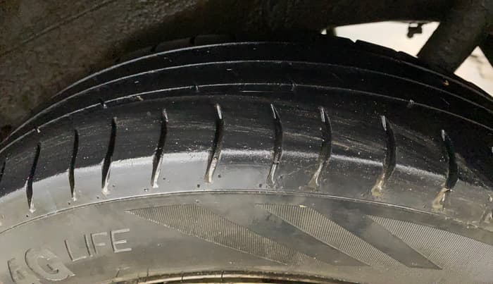 2015 Maruti Wagon R 1.0 LXI, Petrol, Manual, 63,611 km, Left Rear Tyre Tread