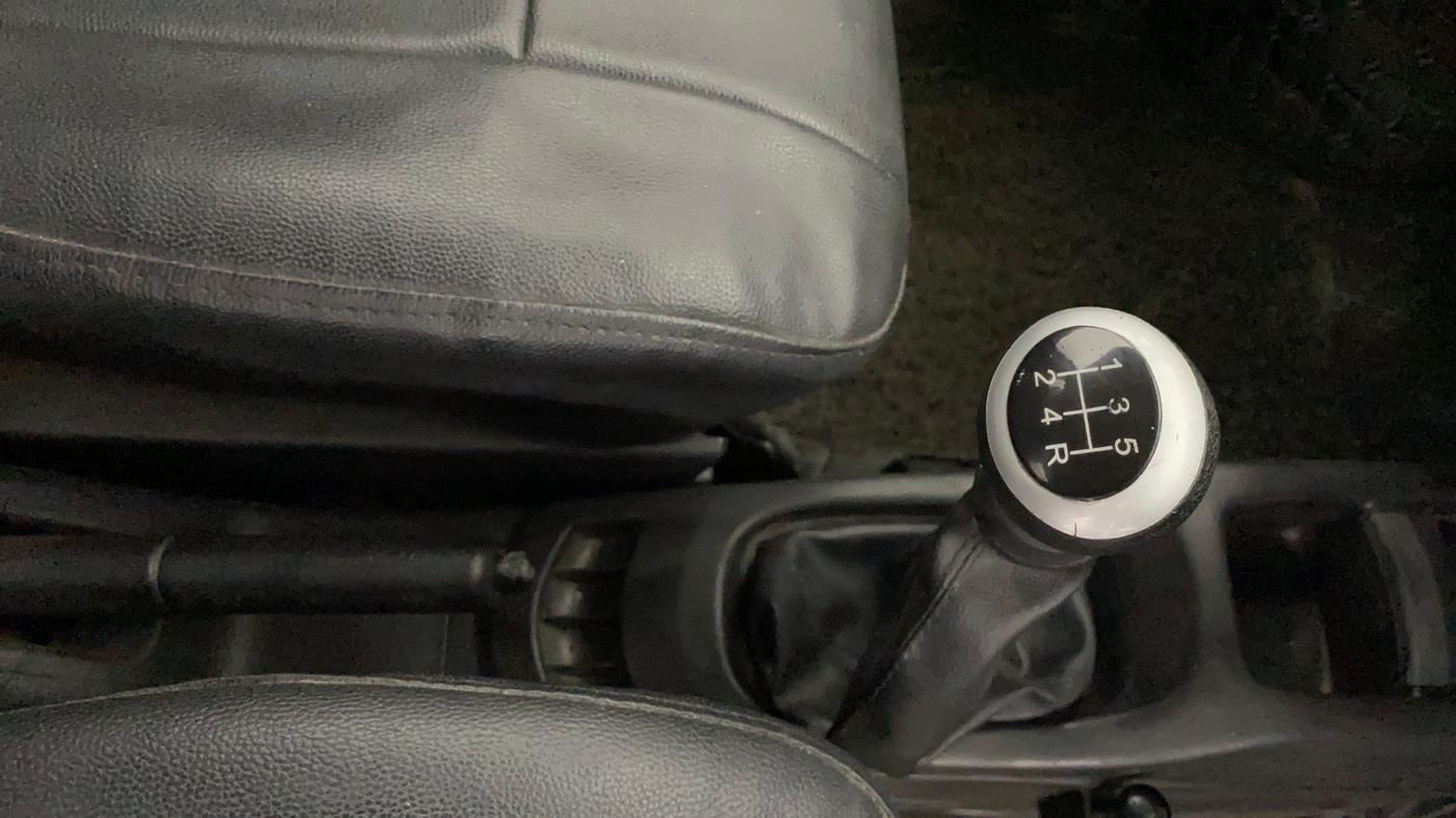 2015 Maruti Wagon R 1.0 LXI, Petrol, Manual, 63,611 km, Gear Lever