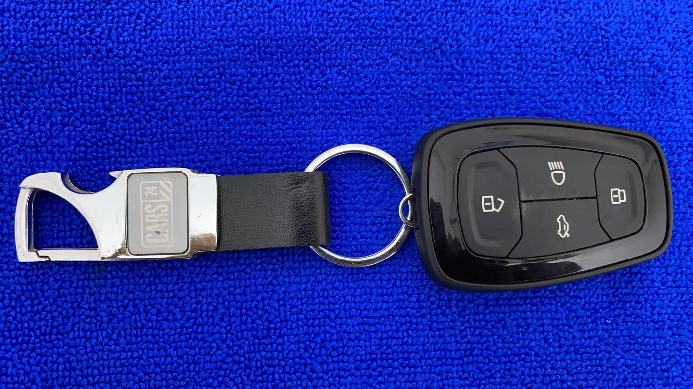 2021 Tata PUNCH ACCOMPLISHED MT, Petrol, Manual, 15,813 km, Key Close Up