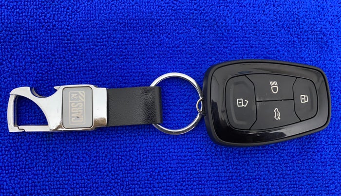 2021 Tata PUNCH ACCOMPLISHED MT, Petrol, Manual, 15,813 km, Key Close Up