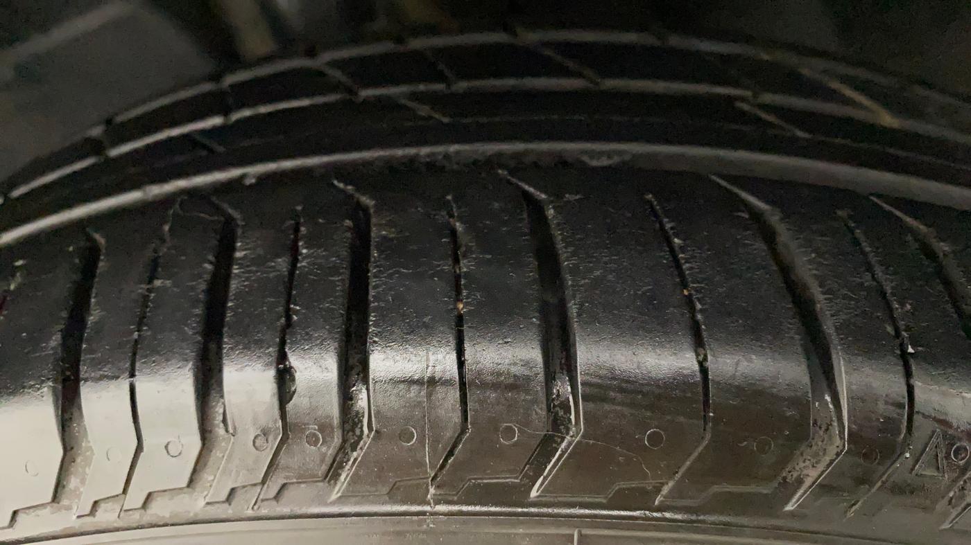2021 Tata PUNCH ACCOMPLISHED MT, Petrol, Manual, 15,813 km, Left Front Tyre Tread