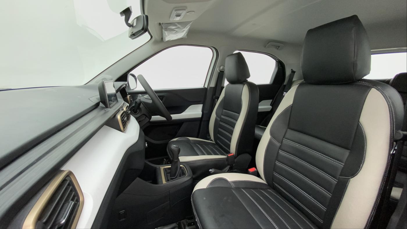 2021 Tata PUNCH ACCOMPLISHED MT, Petrol, Manual, 15,813 km, Right Side Front Door Cabin