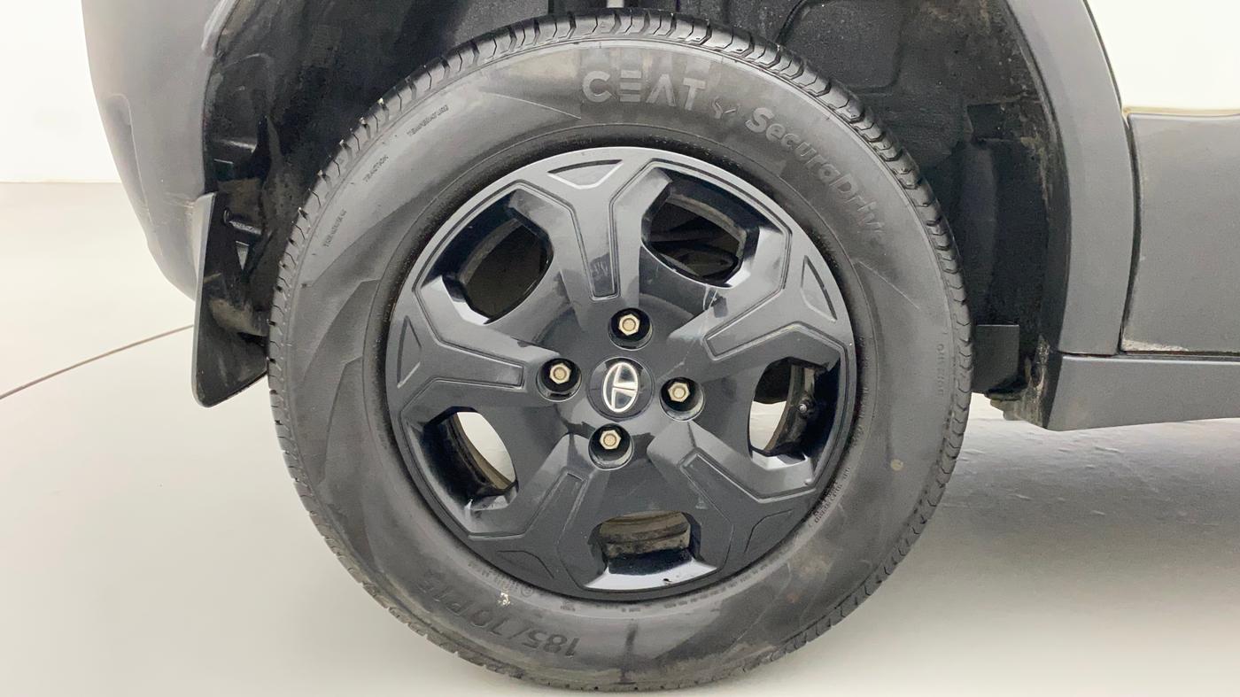 2021 Tata PUNCH ACCOMPLISHED MT, Petrol, Manual, 15,813 km, Right Rear Wheel