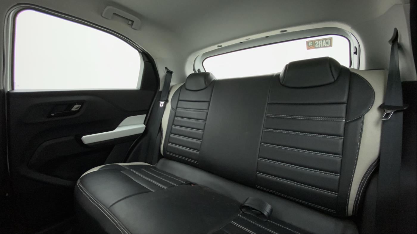 2021 Tata PUNCH ACCOMPLISHED MT, Petrol, Manual, 15,813 km, Right Side Rear Door Cabin