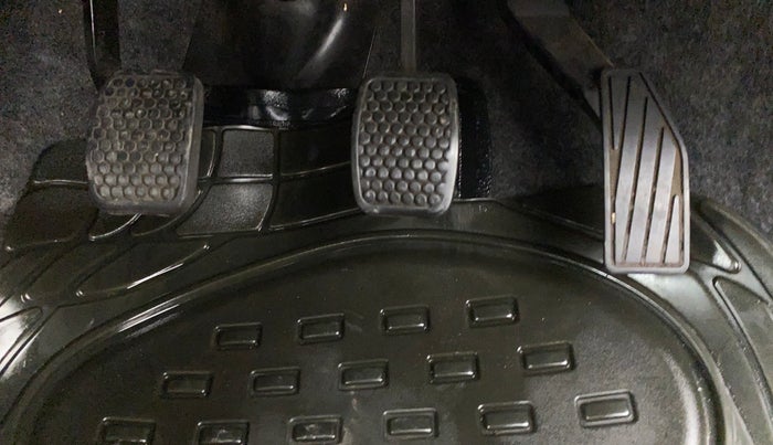 2018 Maruti Alto 800 LXI, Petrol, Manual, 9,370 km, Pedals