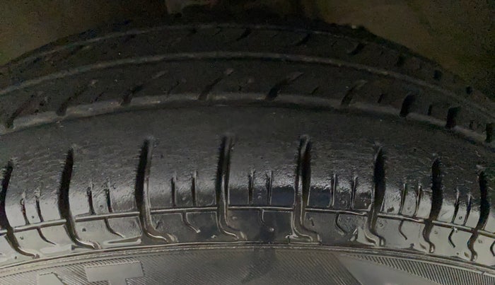 2018 Maruti Alto 800 LXI, Petrol, Manual, 9,370 km, Right Front Tyre Tread