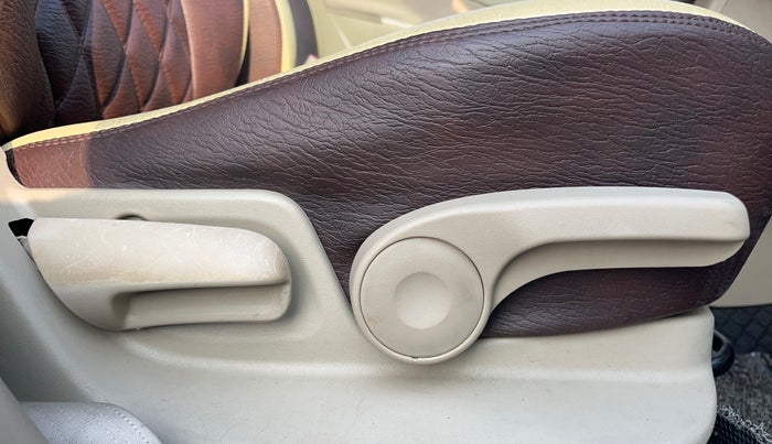 2013 Maruti Swift Dzire ZDI, Diesel, Manual, 1,26,838 km, Driver Side Adjustment Panel