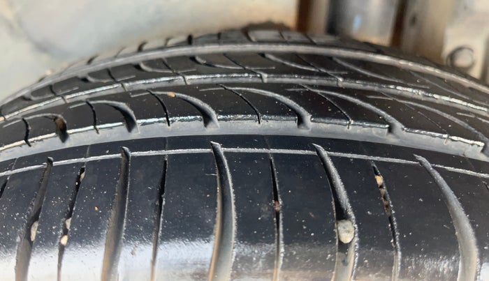 2013 Maruti Swift Dzire ZDI, Diesel, Manual, 1,26,838 km, Left Rear Tyre Tread