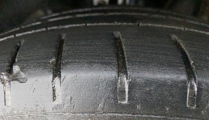 2021 Maruti Baleno ZETA PETROL 1.2, Petrol, Manual, 53,647 km, Left Front Tyre Tread