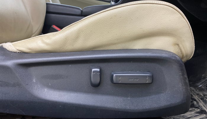 2019 Honda Civic 1.8L I-VTEC ZX CVT, Petrol, Automatic, 53,933 km, Driver Side Adjustment Panel