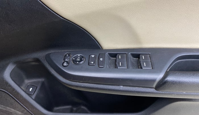 2019 Honda Civic 1.8L I-VTEC ZX CVT, Petrol, Automatic, 53,933 km, Driver Side Door Panels Control