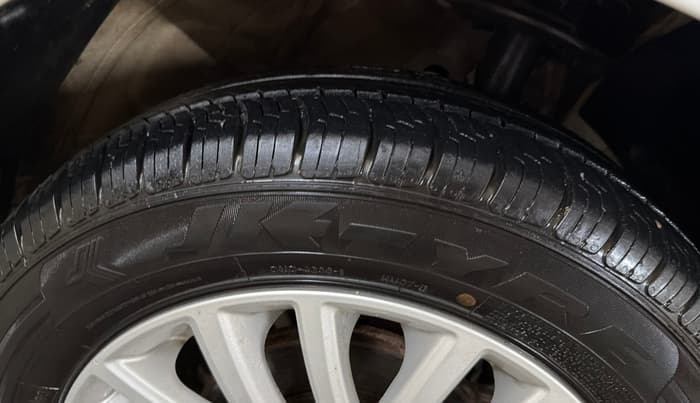 2022 Maruti Dzire ZXI CNG, CNG, Manual, 53,290 km, Right Front Tyre Tread