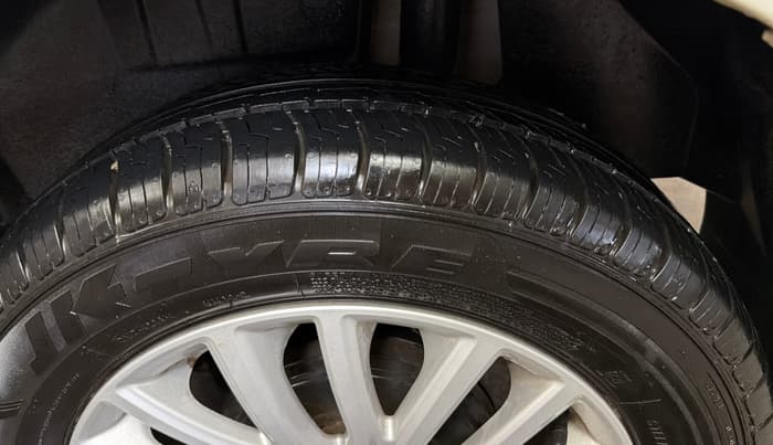 2022 Maruti Dzire ZXI CNG, CNG, Manual, 53,290 km, Left Rear Tyre Tread