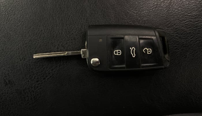 2022 Volkswagen TAIGUN GT 1.5 TSI MT, Petrol, Manual, 46,942 km, Key Close Up