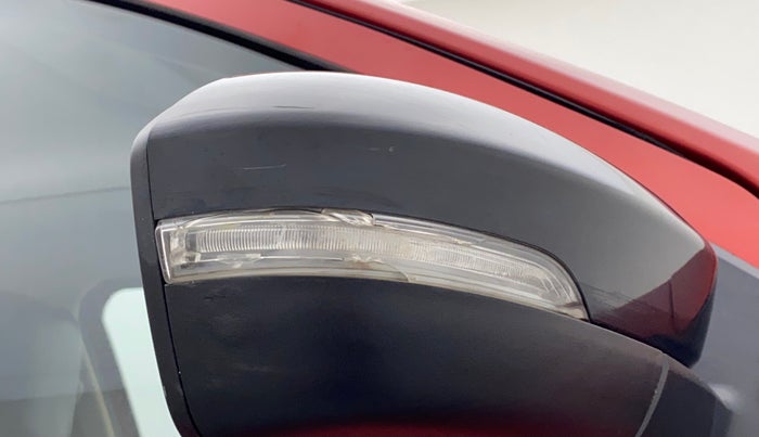 2017 Tata Tiago XZA PETROL, Petrol, Automatic, 1,20,278 km, Right rear-view mirror - Indicator light has minor damage