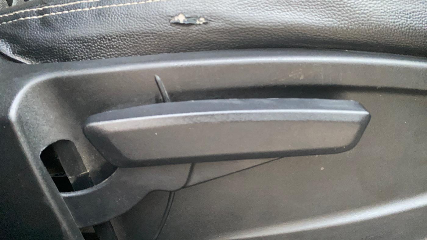 2021 Tata PUNCH CREATIVE  MT, Petrol, Manual, 35,032 km, Driver Side Adjustment Panel