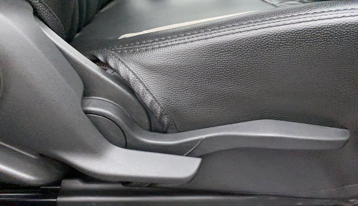 2023 Maruti BREZZA ZXI SMART HYBRID DUAL TONE, Petrol, Manual, 9,176 km, Driver Side Adjustment Panel