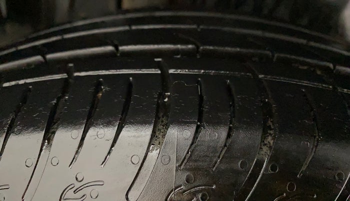 2023 Maruti BREZZA ZXI SMART HYBRID DUAL TONE, Petrol, Manual, 9,176 km, Right Rear Tyre Tread